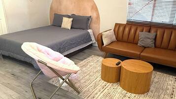 Iron/ironing board, travel cot, free WiFi, bed sheets