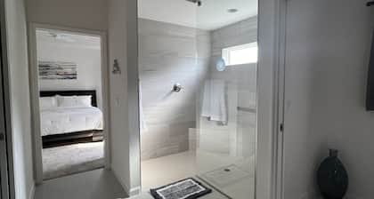 Ultra clean designer home in The Villages (3-bed)
