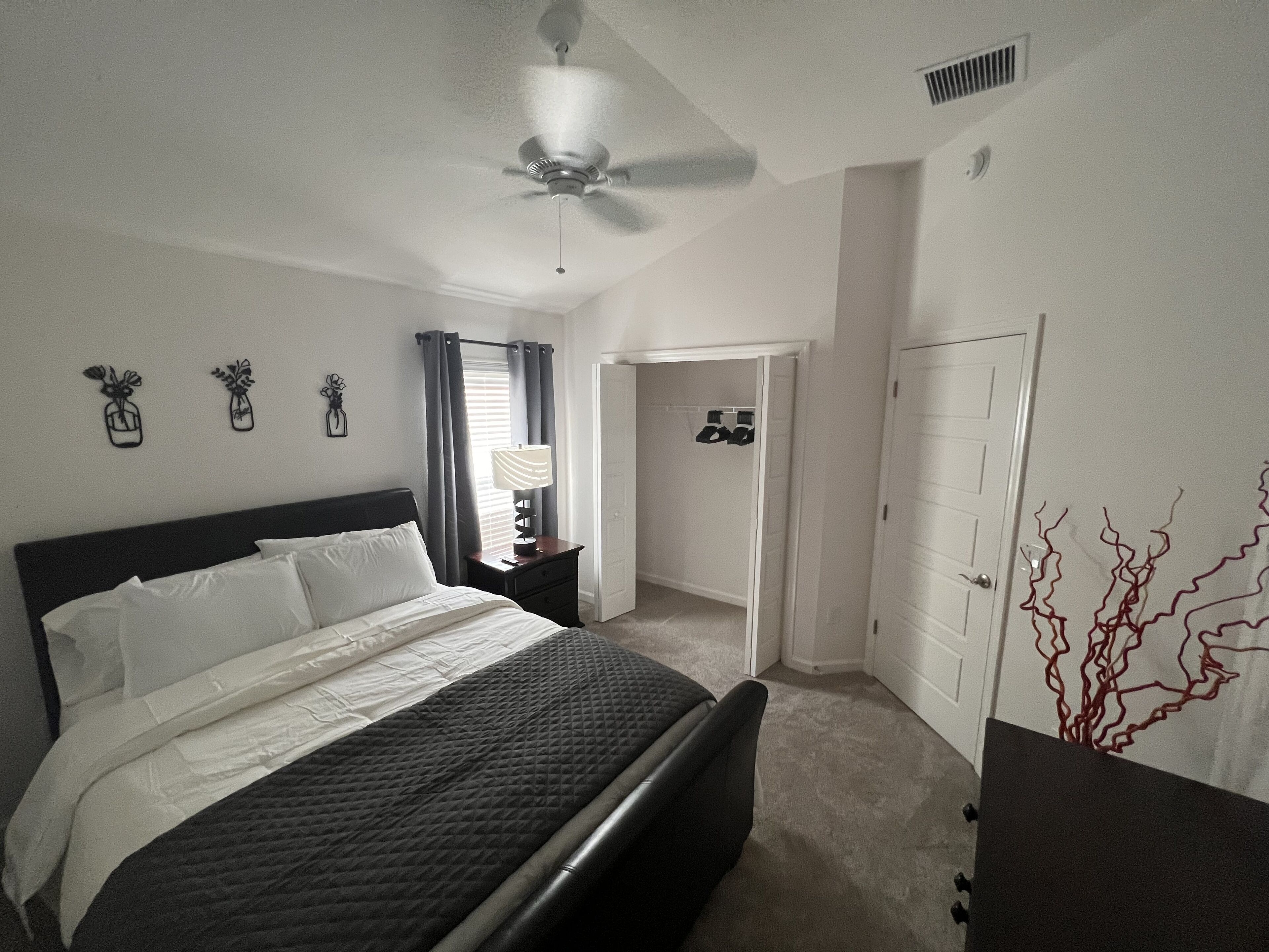 3 dormitoris, planxa i posts de planxar, wifi gratuïta i roba de llit 