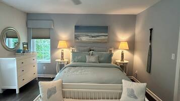 4 bedrooms, in-room safe, desk, iron/ironing board