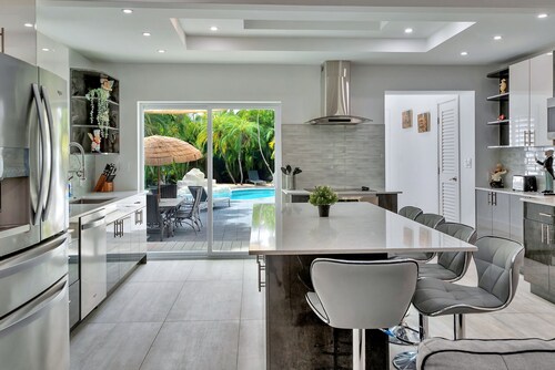 Tropical Paradise in Hollywood FL