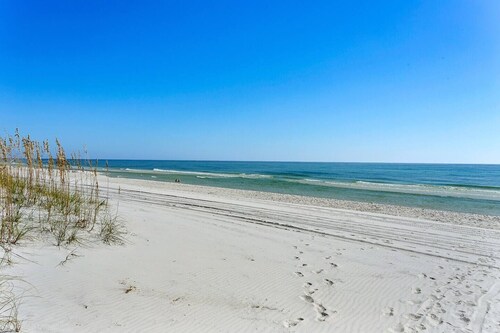 Freshly Renovated | Beach & Pier Access | Sound View