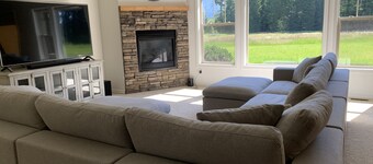 4 bed 5 acre rambler.Centrally located -Glacier Park, Columbia Falls, Whitefish