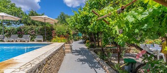 CAS CONSUL - Charming country house with private pool and free WiFi.