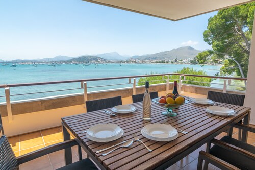 ED. BELLVEURE 2º A - Beautiful apartment on the seafront. Free WiFi.