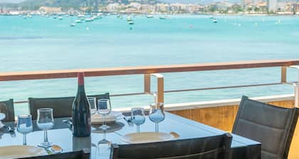 ED. BELLVEURE 2º B (DUPLEX) - Fantastic apartment on the seafront. Free WiFi.