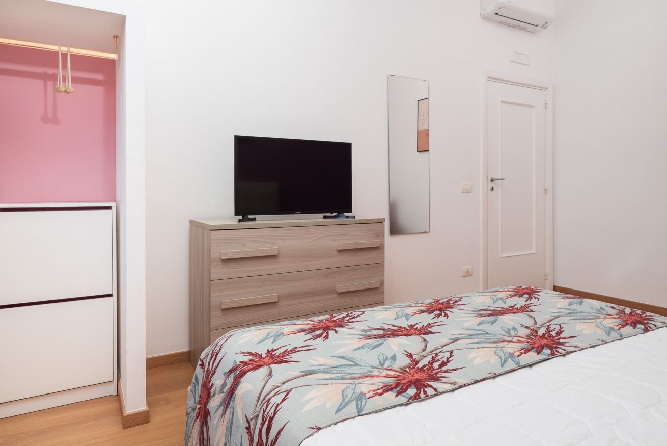 1 bedroom, iron/ironing board, travel crib, free WiFi