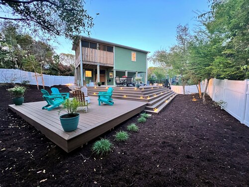 Private Beach Retreat - Outdoor Living, Dog Friendly Yard, Hot Tub, Game Room