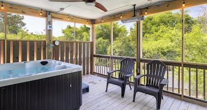 Private Beach Retreat - Outdoor Living, Dog Friendly Yard, Hot Tub, Game Room