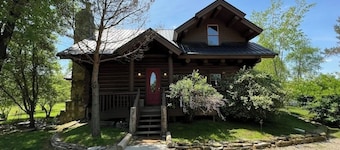 Cabin in the Vineyard. Very private!