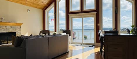 スマートテレビ、暖炉