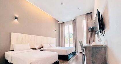KARANG TIMUR MOTEL