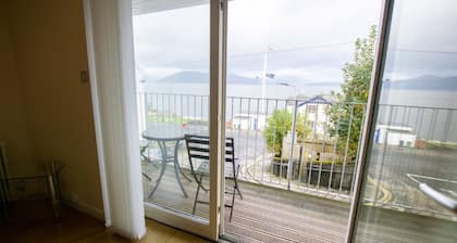 Beautiful 3-Bed Apartment in Gourock