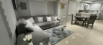 10 min drive to beach