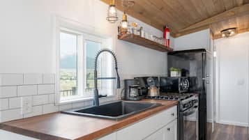 Shavano Deluxe Cabin | Private kitchen