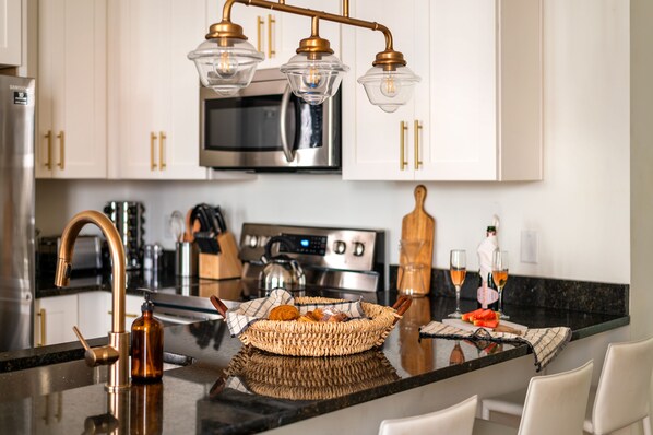 Refrigerador, horno, parrilla de estufa y lavavajillas 