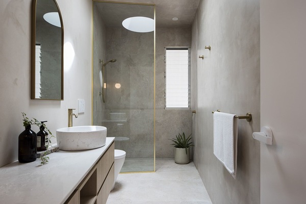 Bathroom 2 with Saya Skincare products for a spa experience on your holiday