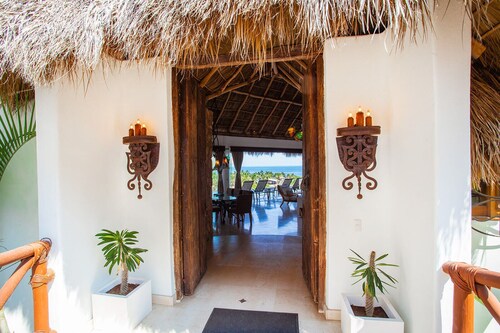 Ocean views, breathtaking sunsets, gorgeous villa