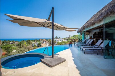 Ocean views, breathtaking sunsets, gorgeous villa