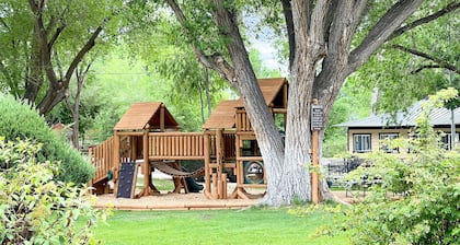 Cedar Creek Lodging & RV Park