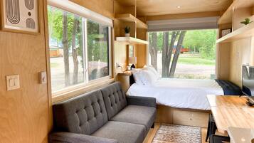 1 bedroom, blackout curtains, free WiFi, bed sheets