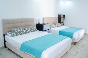 Bureau, espace de travail pour ordinateur portable, Wi-Fi gratuit