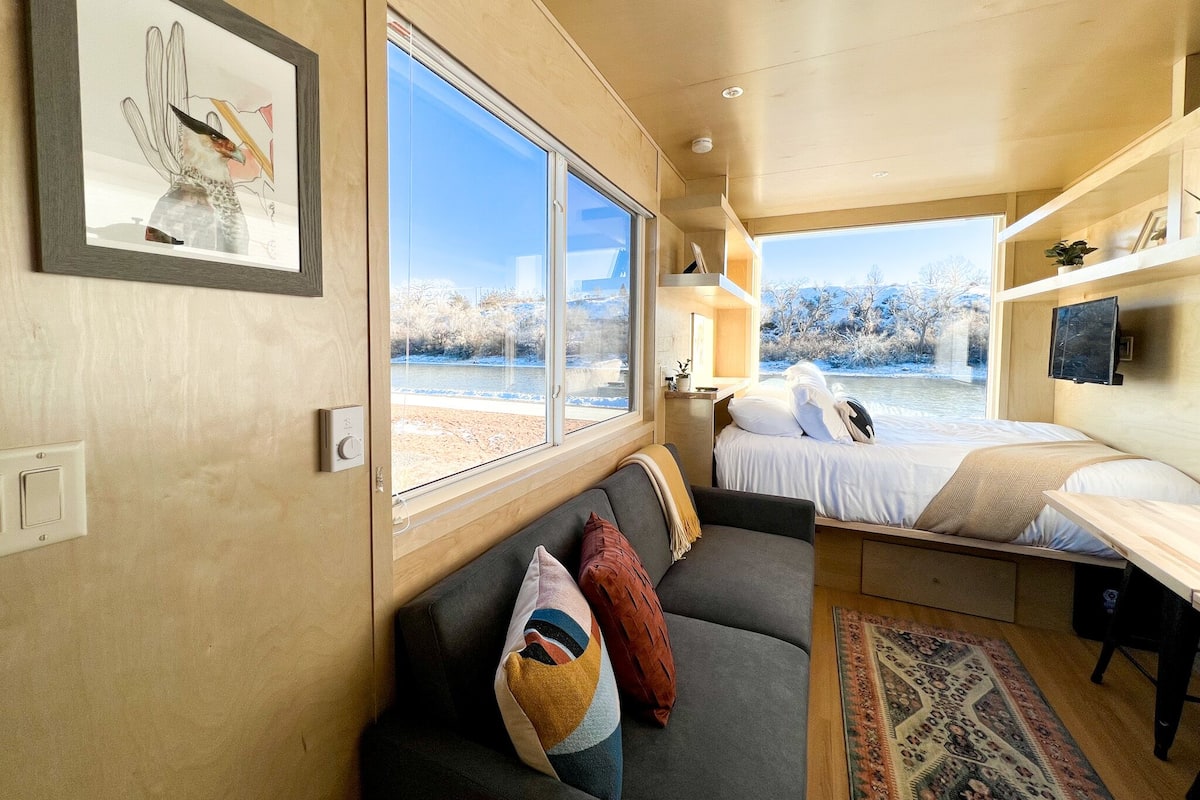 Lori Ruiz Tiny Home (15) | 1 bedroom, individually decorated, free WiFi, bed sheets