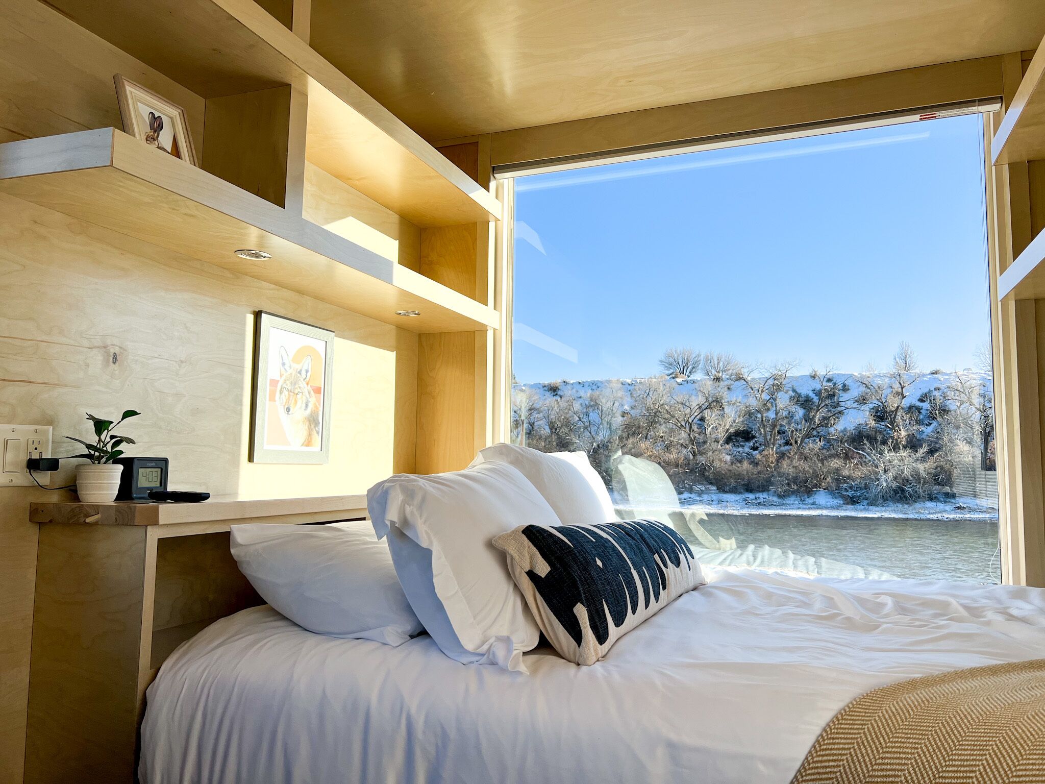 Modern Tiny Home on the Colo. River (9) | Individually decorated, free WiFi, bed sheets