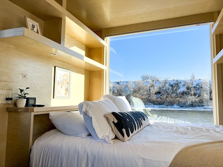 Modern Tiny Home on the Colo. River (9). Camp Eddy