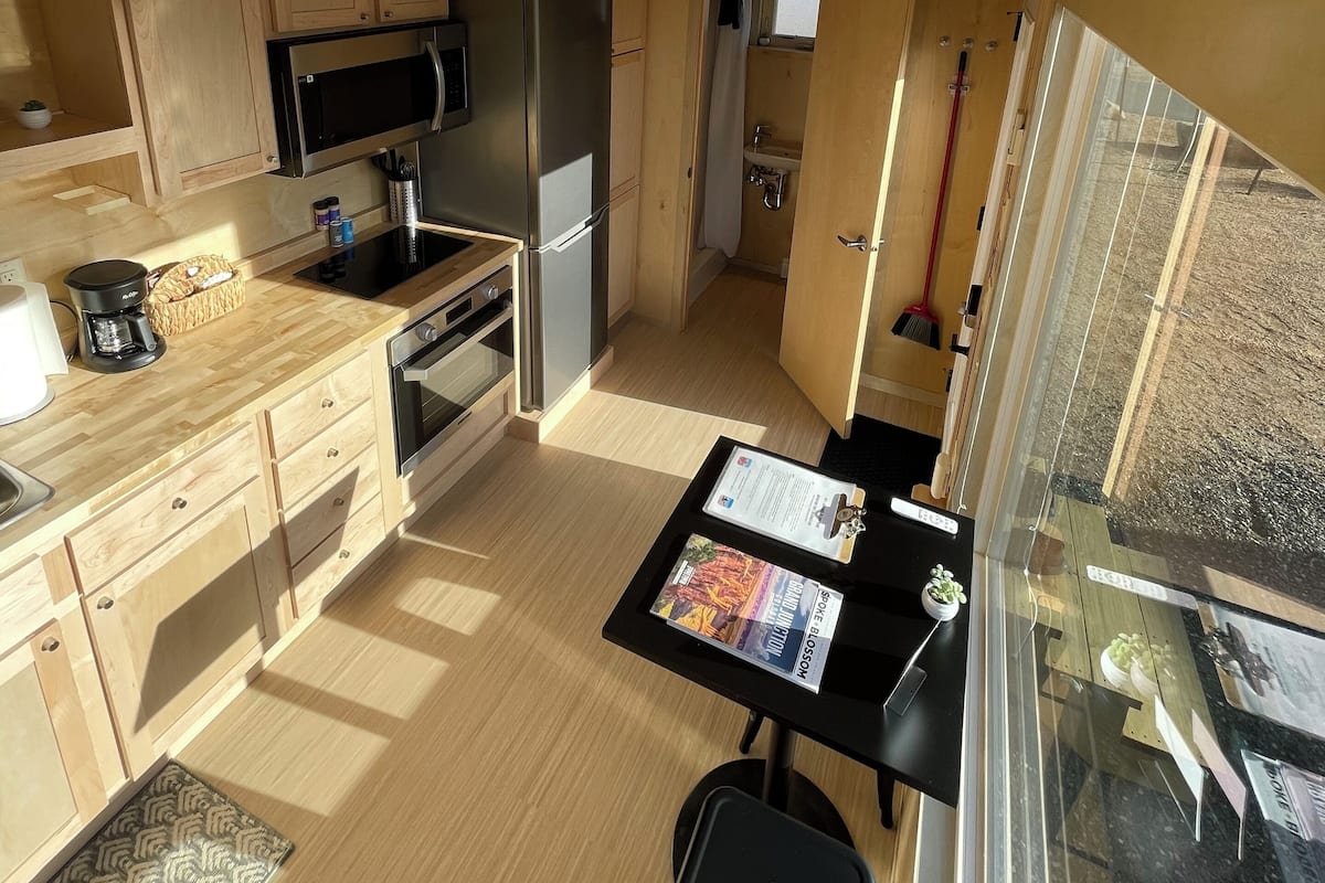 Durango XL Tiny Home | 1 bedroom, individually decorated, free WiFi, bed sheets