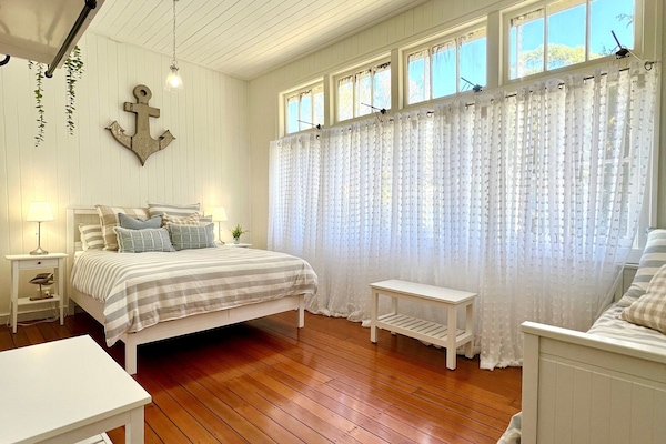 Bed 5 - Sleeps 2/3/4