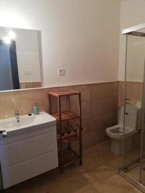 Shower - Asilah Blue, nice apartment (أصيلة)