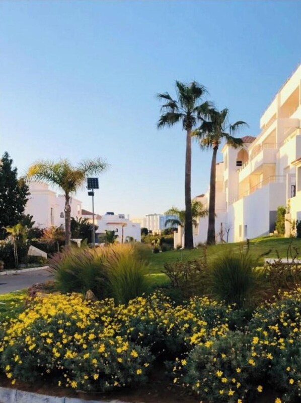 Property grounds - Asilah Blue, nice apartment (أصيلة)