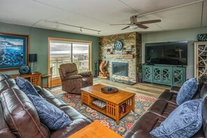 TV, fireplace, offices