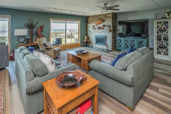 Téléviseur, foyer, bureau