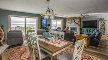 TV, fireplace, offices