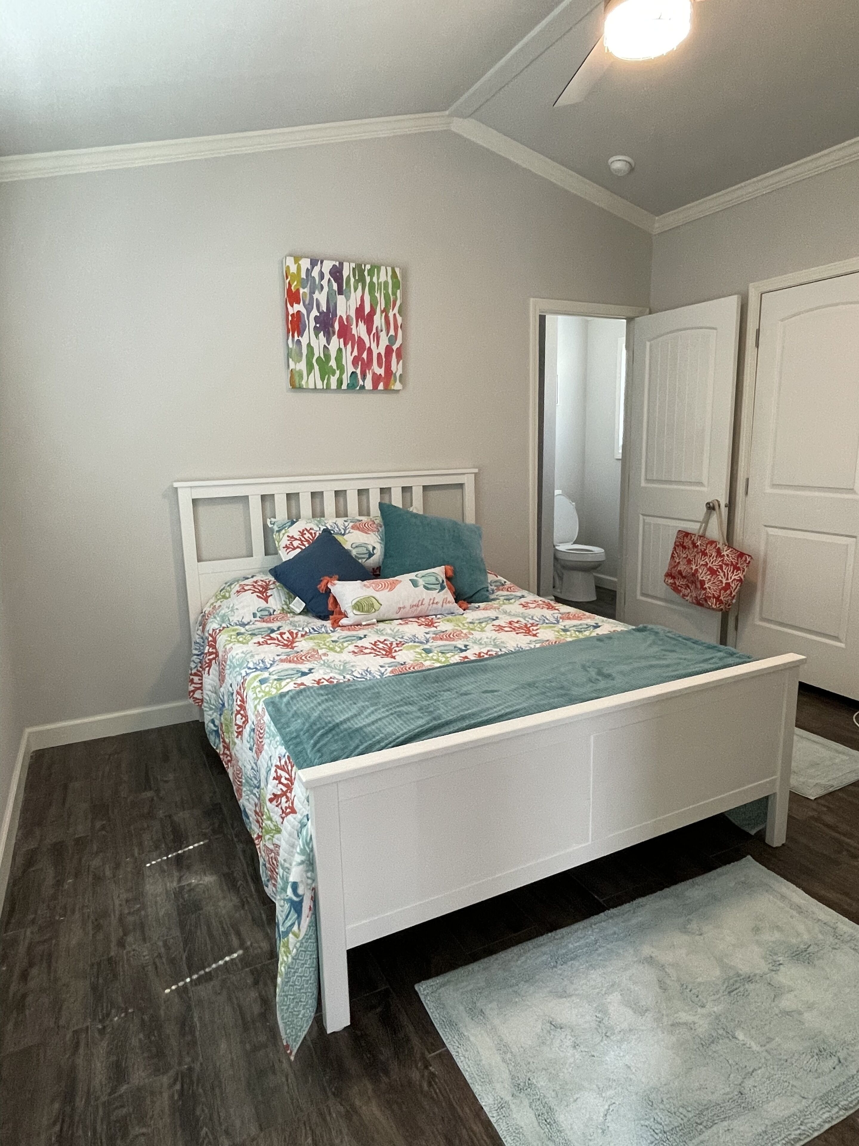 2 Schlafzimmer, Schreibtisch, Reisekinderbett, kostenloses WLAN