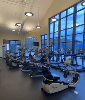 Fitness facility - Lakeview, End unit Condo!  Golf! Family! Private pool; 3 BR/3 Bath! Sleeps 8 (Galena)