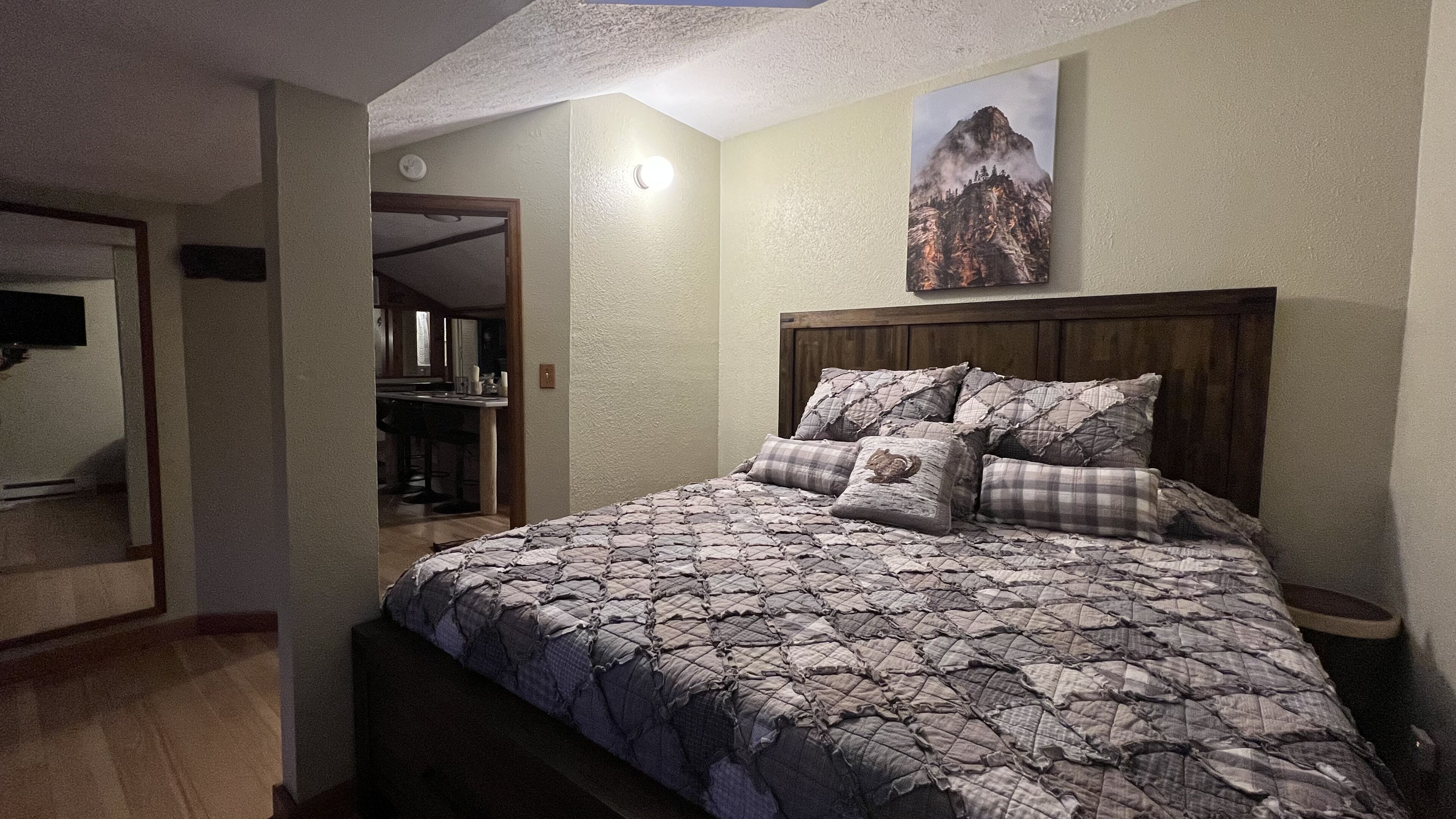 2 bedrooms, desk, iron/ironing board, free WiFi