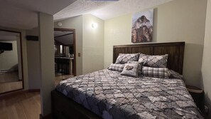 2 bedrooms, desk, iron/ironing board, free WiFi