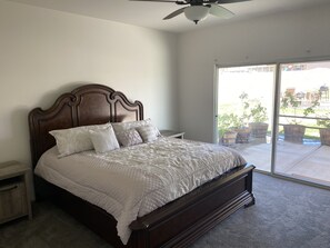 4 bedrooms, desk, iron/ironing board, free WiFi