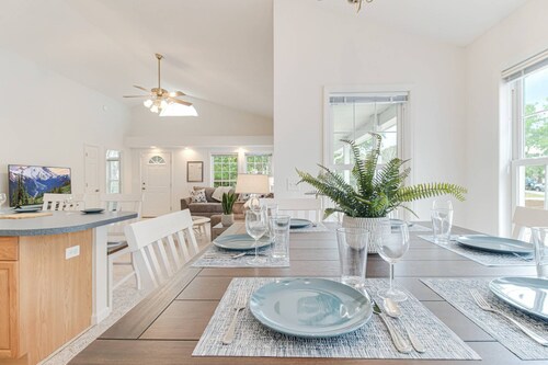 Wonderful Island Home | Peaceful Wooded Section