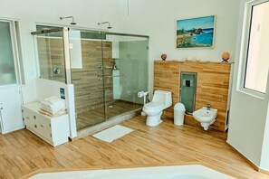 Shower, hair dryer, towels, soap - Villas Nizuc- Oceanfront 3BR 4BTH Villa • Pool - Gym - Sea Views (Cancún)