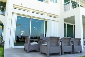 Terrace/patio - Villas Nizuc- Oceanfront 3BR 4BTH Villa • Pool - Gym - Sea Views (Cancún)