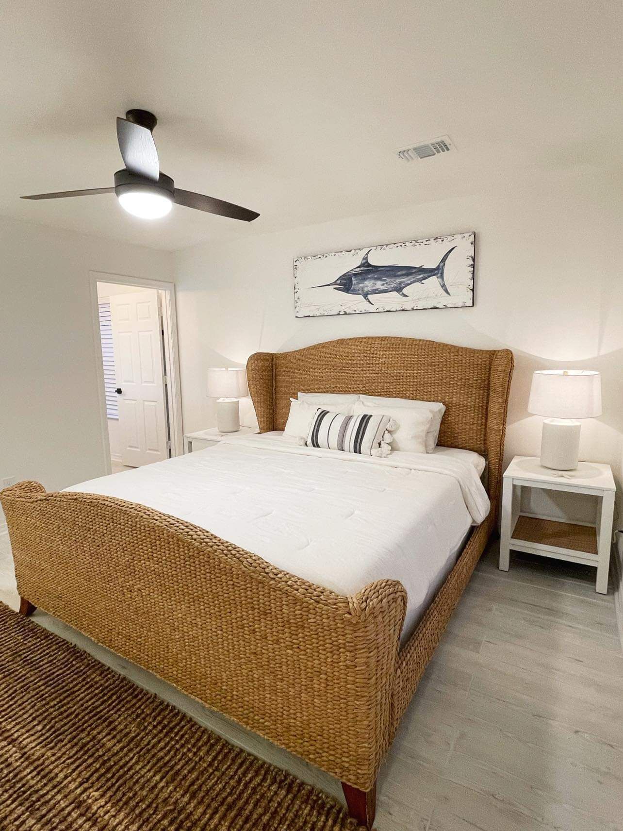 3 bed 2.5 bath Coastal living, California king bed