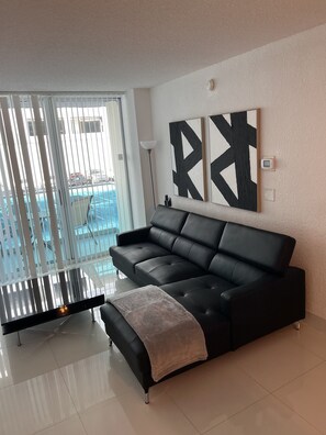 Living area - Clean and modern two-bedroom apartment on the beach in Hollywood Florida  (Hollywood)
