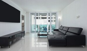 Living area - Clean and modern two-bedroom apartment on the beach in Hollywood Florida  (Hollywood)