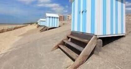 Cosy Hardelot renovated near beach center ideal family of 4 or 2 adults