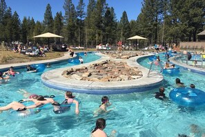 Pool - Fantastic Sunriver Location, SHARC Passes, Huge Deck w/ Hot Tub, Trail Access, Fireplace, Bikes (Sunriver)