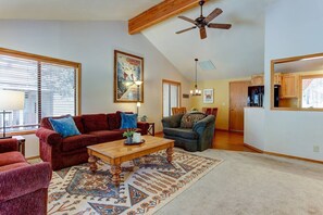 TV, fireplace, DVD player